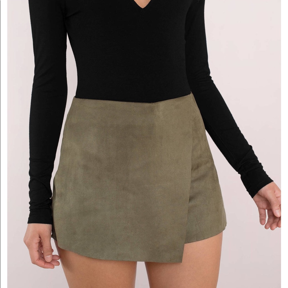Tobi Suede Skort Olive Size Medium
